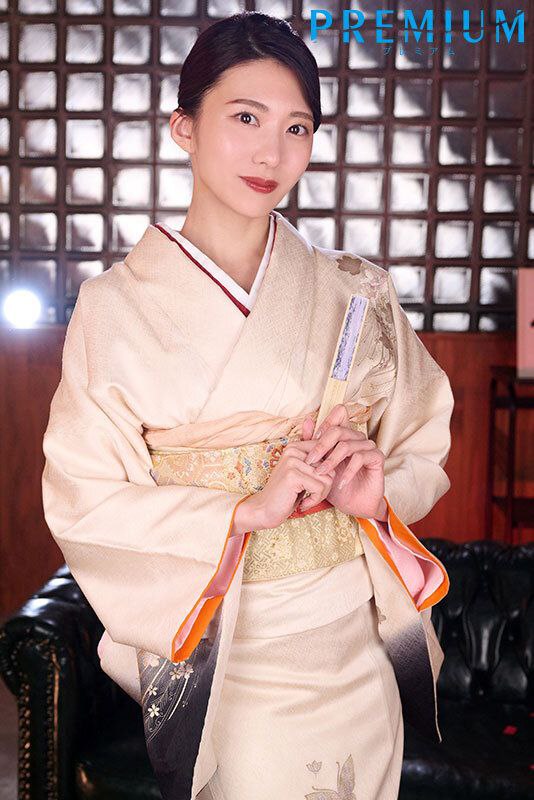 最美推特网红少女『恶犬』4月新作-透明制服 咖啡女仆 漂亮美乳 粉嫩浪穴 骑乘呻吟
